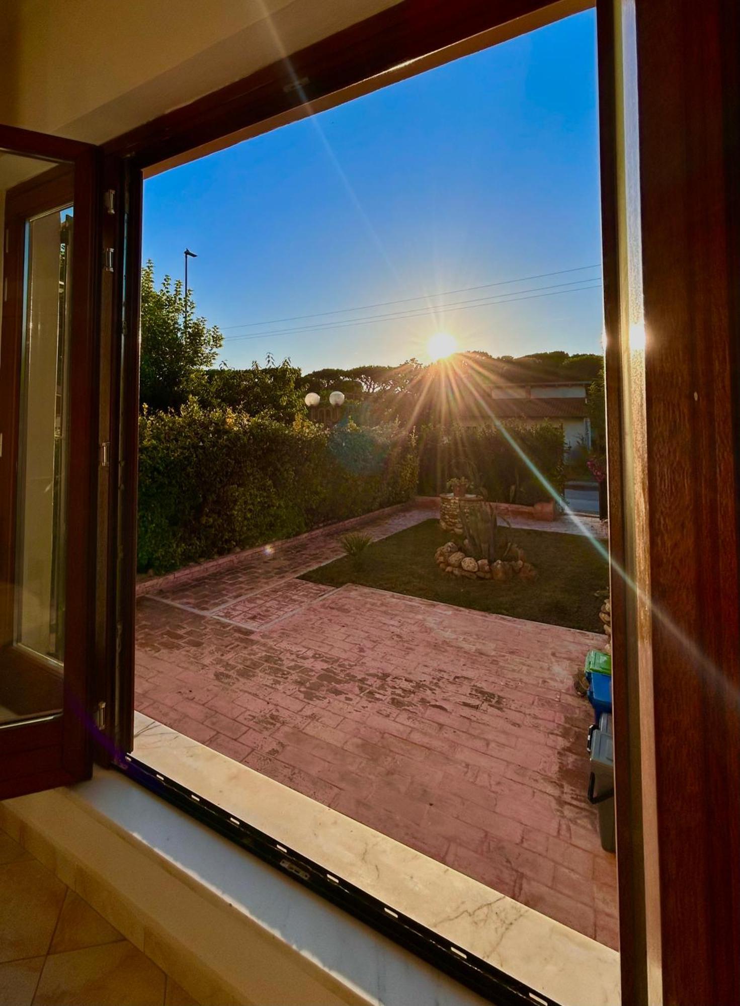 Sunny Apartment Марина-ди-Масса Экстерьер фото